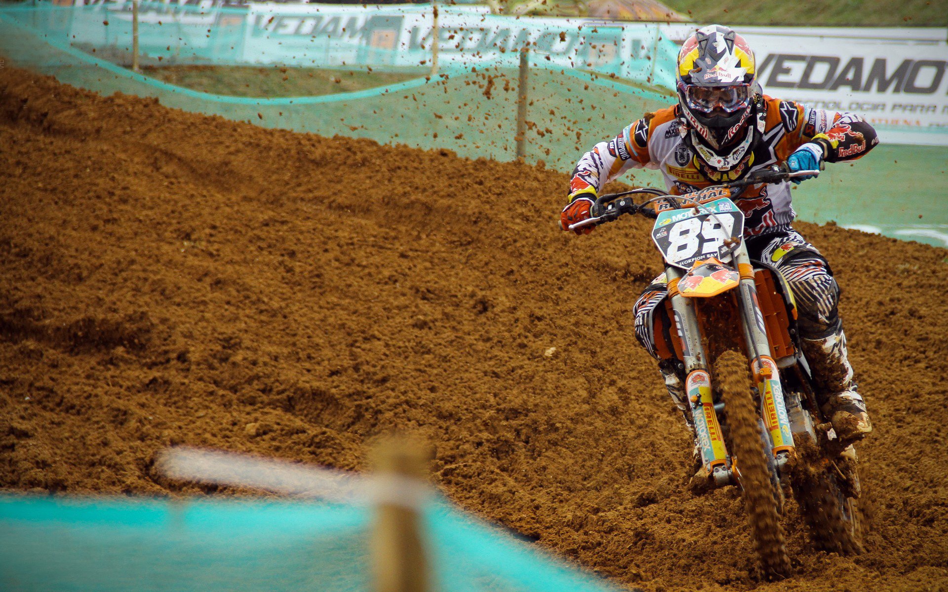 小贾伦爆发撕裂防线，新疆铁血防守全面压制国王