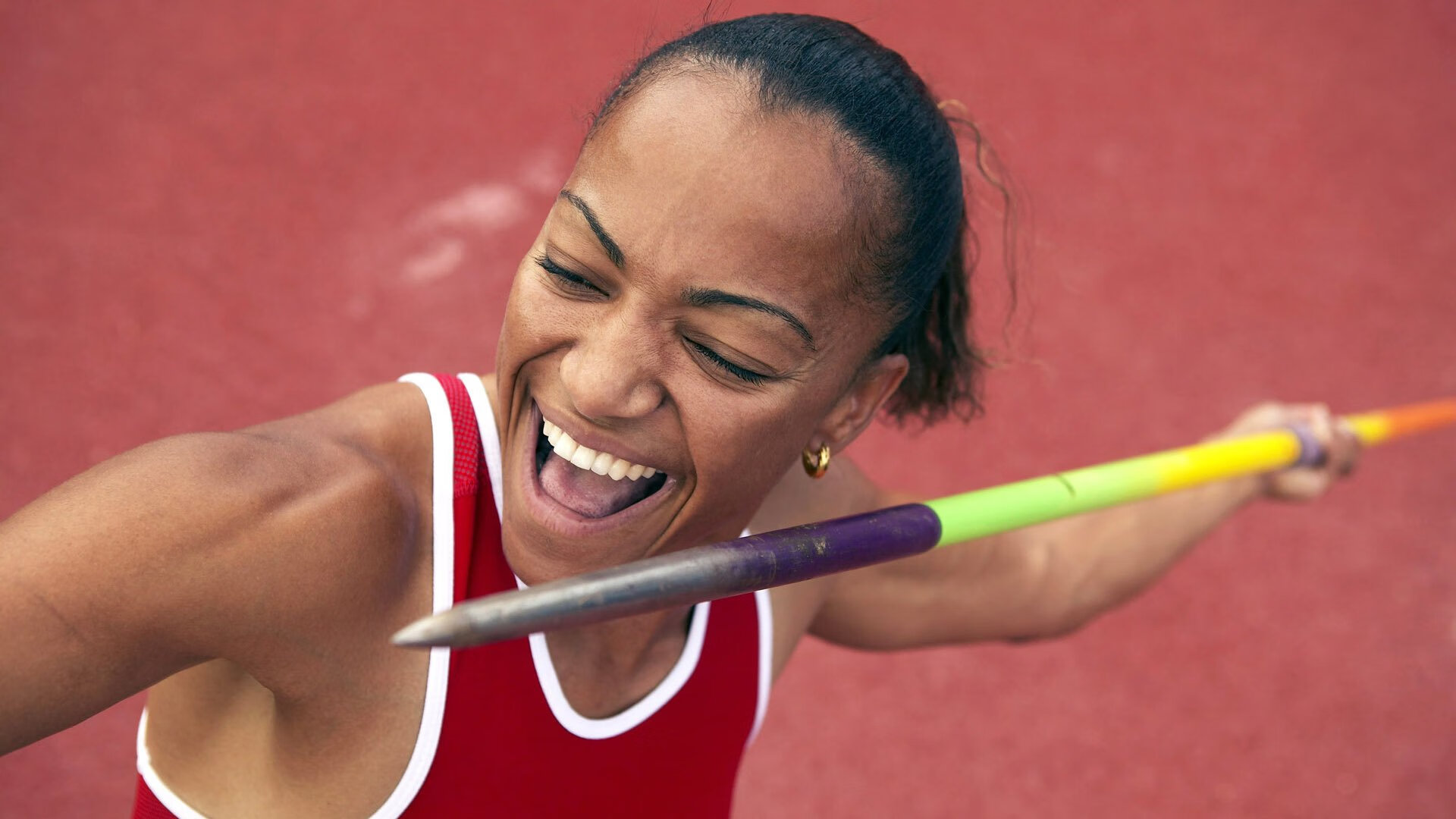 国王硬仗取胜上海队,霍勒迪在世界排名争夺战中接管比赛